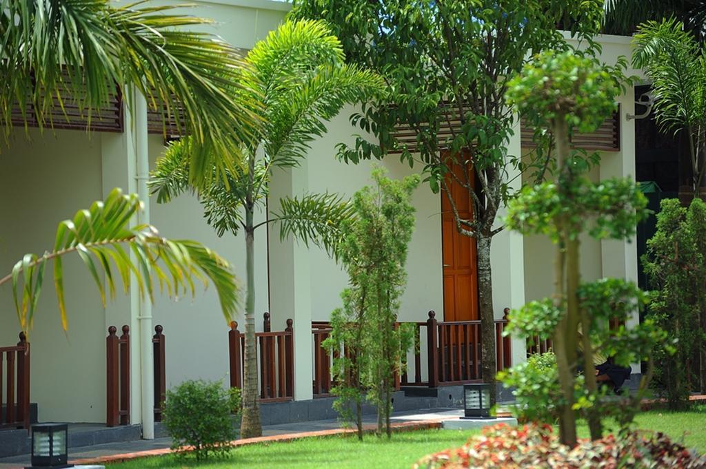 Royal Golden View Hotel Янгон Экстерьер фото