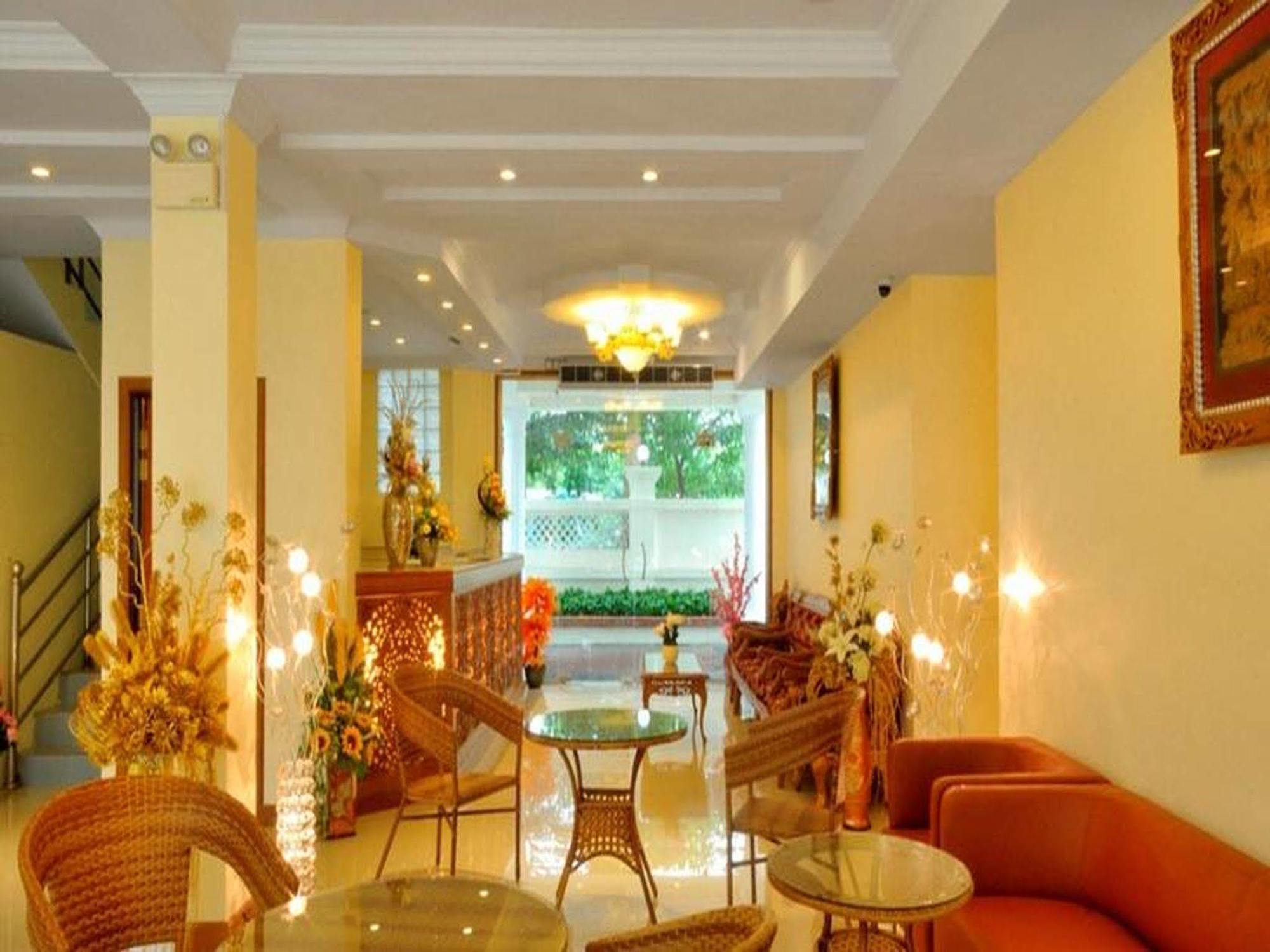 Royal Golden View Hotel Янгон Экстерьер фото