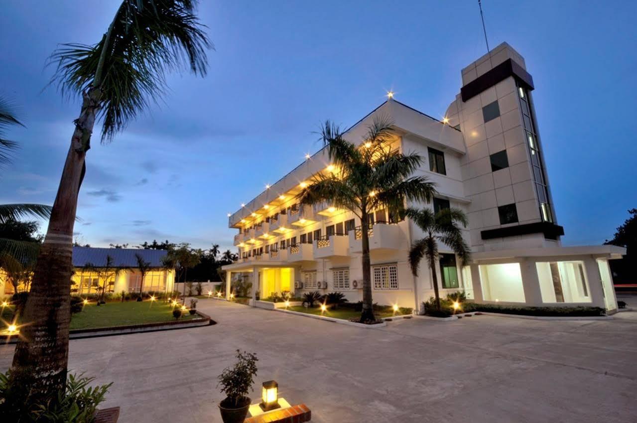 Royal Golden View Hotel Янгон Экстерьер фото