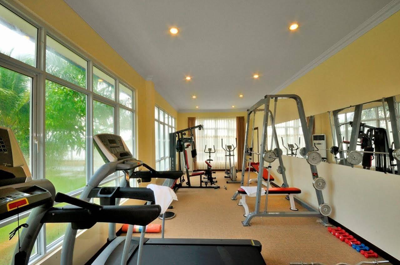 Royal Golden View Hotel Янгон Экстерьер фото